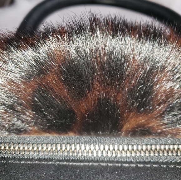 Henri Bendel Purse - Picture 11 of 12